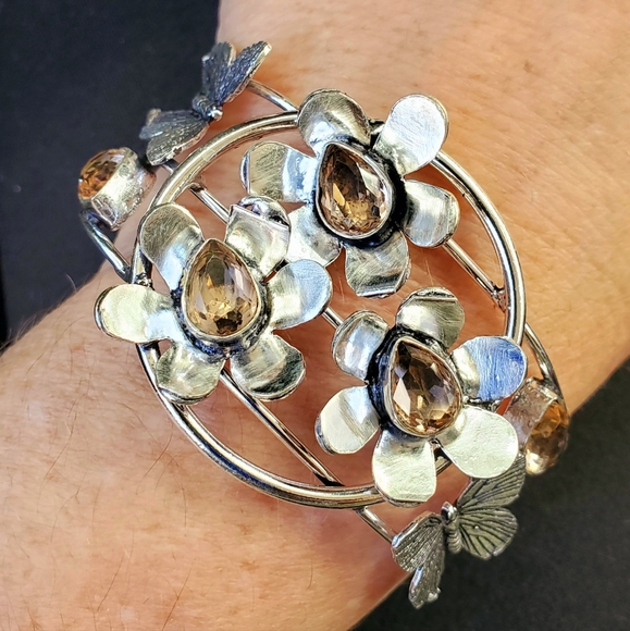 New Unique Morganite Butterflies and Flowers Silver Cuff Bracelet. - Picture 6 of 16